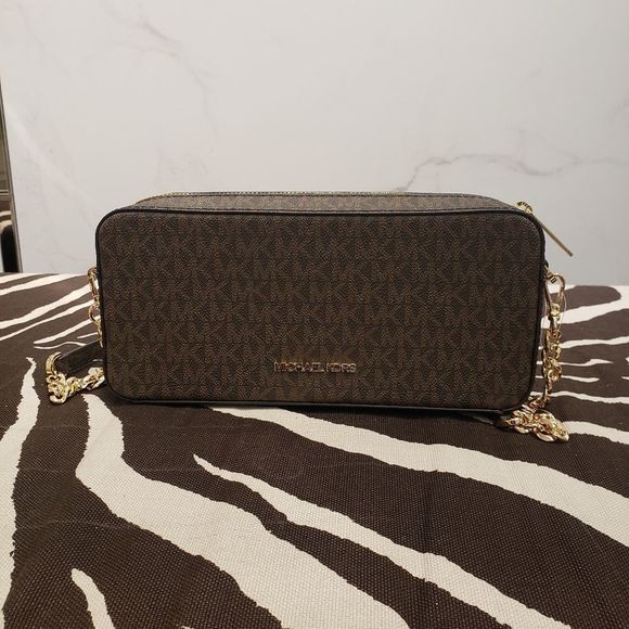 Michael Kors NYC Taxi Clutch Set - Picture 3 of 7